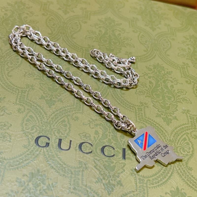 G*u*i necklaces